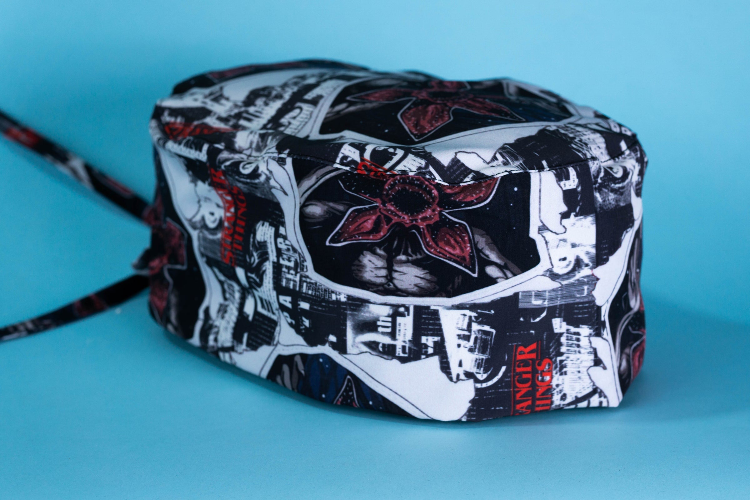 Gorro quirúrgico stranger paper